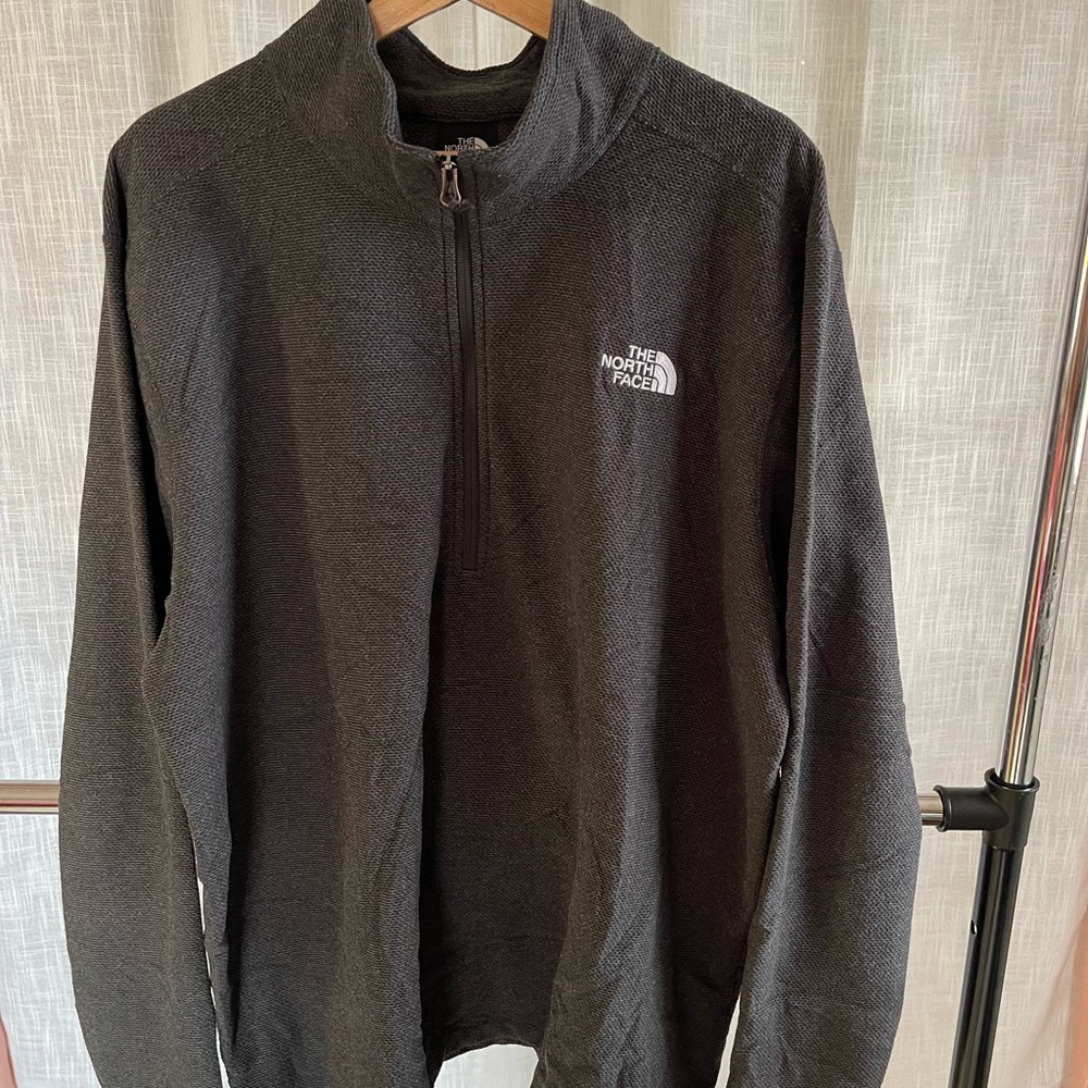 The North Face Men's Charcoal 1/4 Zip-Up  Lightweight Micro Fleece Sweater